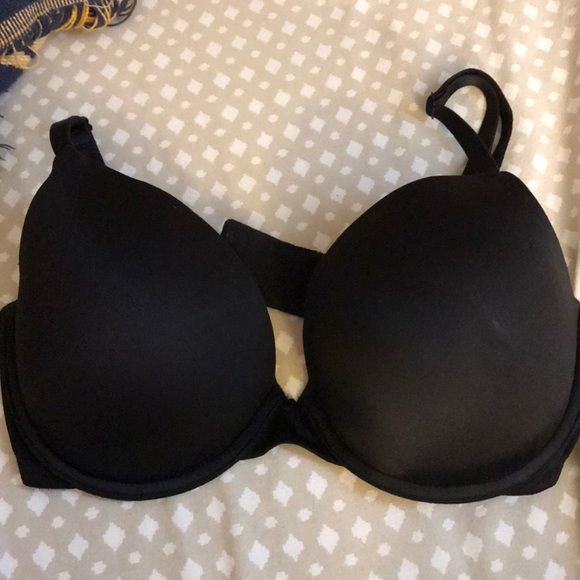 Black VS Bra. - Picture 1 of 3